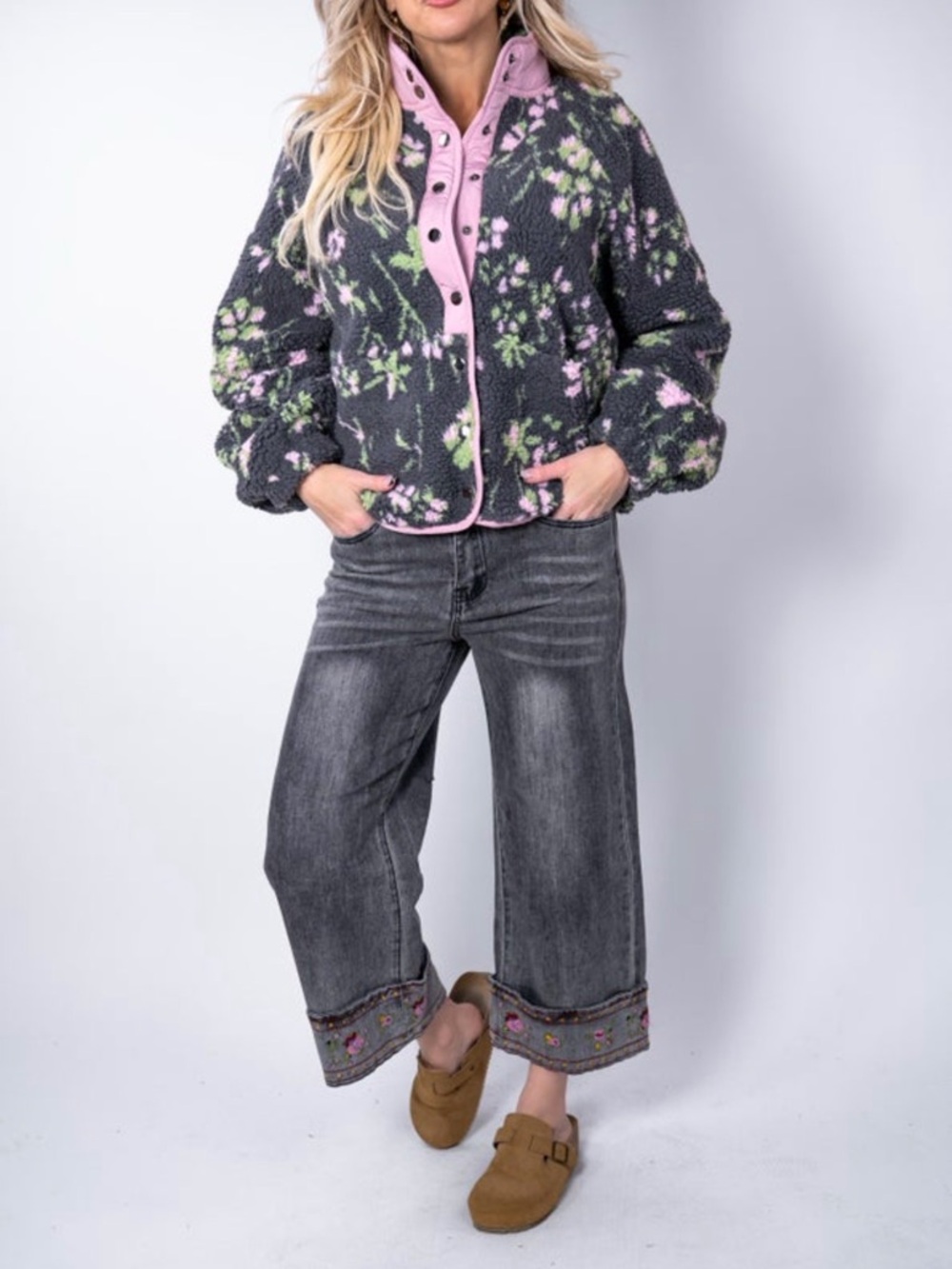 Easel Cross Stitch Cropped Denim M